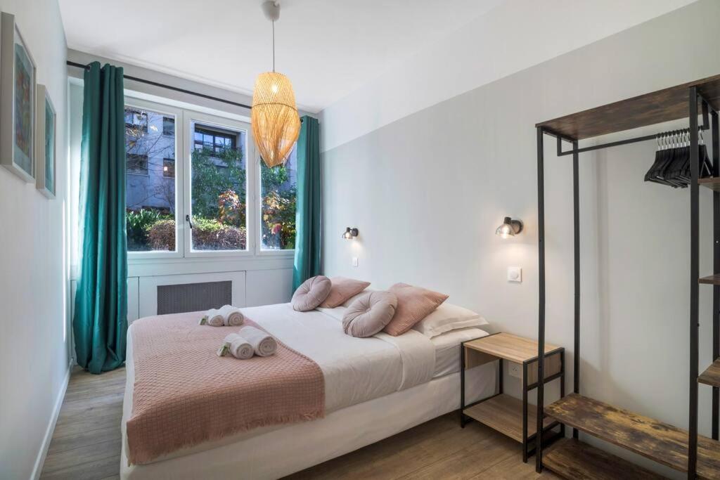 Brand New Flat For 8 People, 3 Bedrooms Paris Eksteriør billede