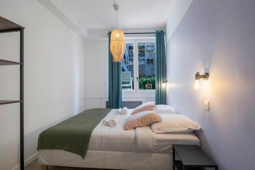 Brand New Flat For 8 People, 3 Bedrooms Paris Eksteriør billede